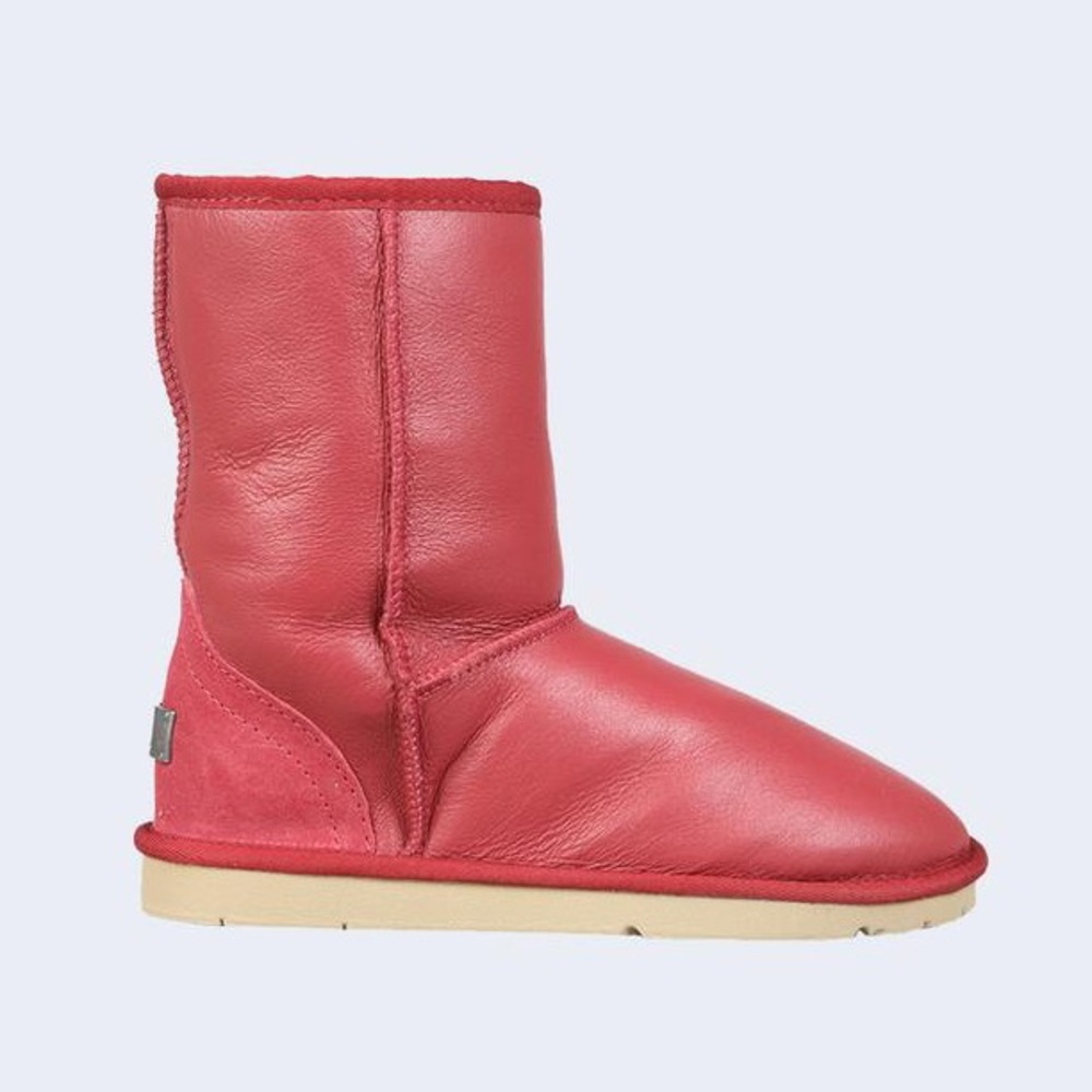 🚨Koalabi Ugg  all Weather Classic Boots Jester Red.